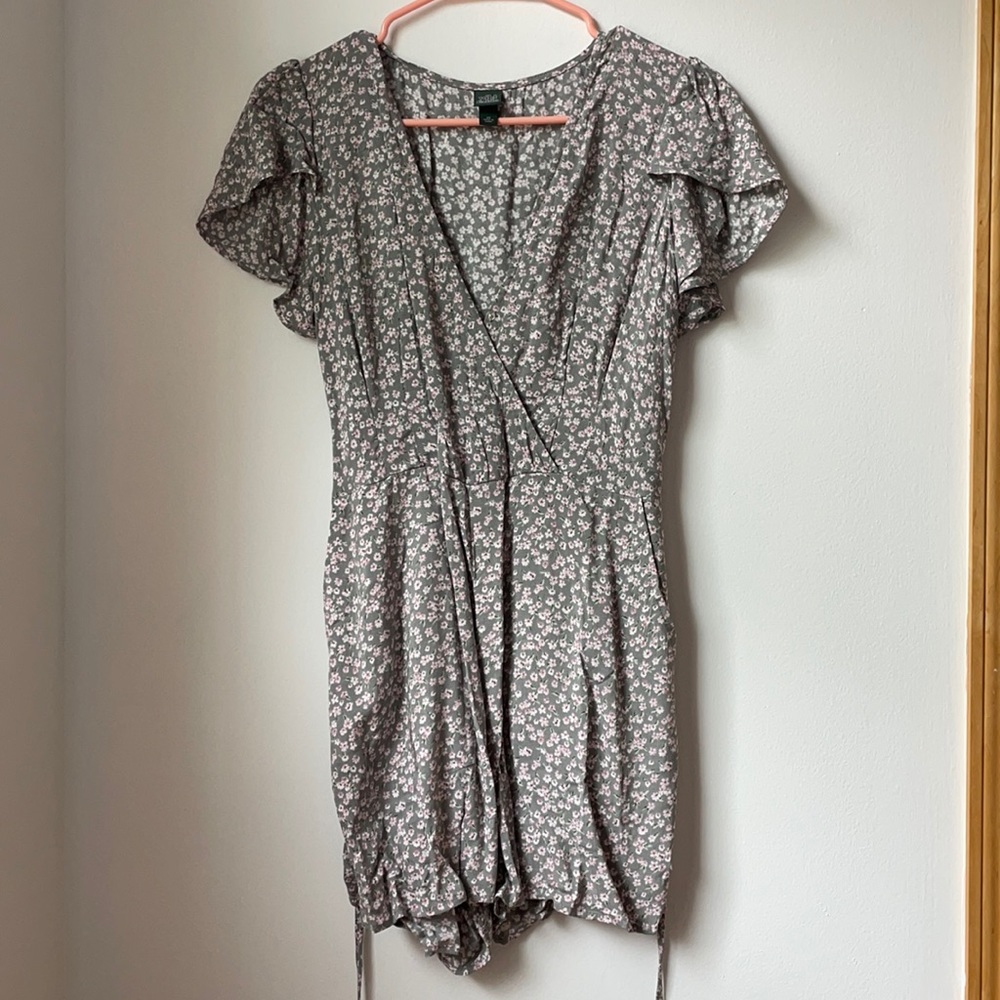 green flower romper size xs